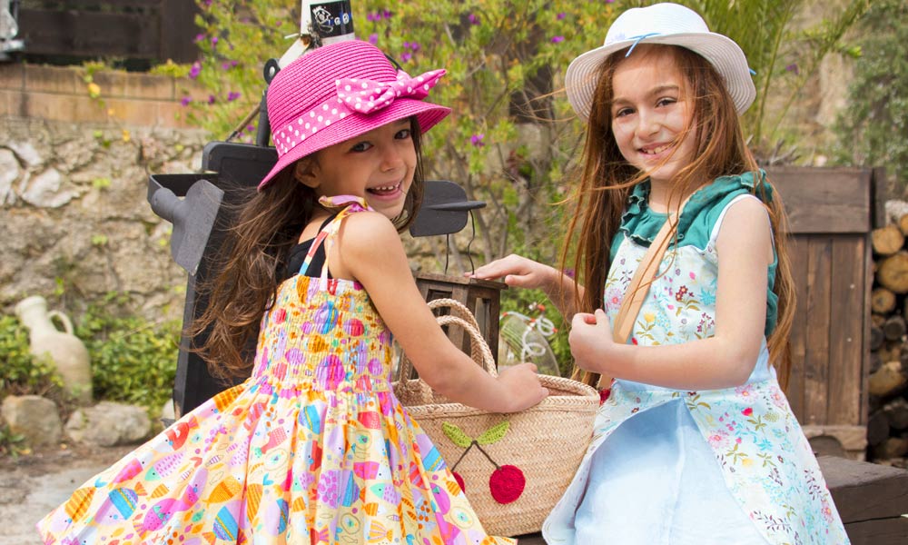 Robe fille, robe enfant, robe bébé, jupe petite fille, jupette, jupon, jupe portefeuille fille, jupe velours fille, jupe imprimé fillette, jupe patineuse fille, jupe maternelle, jupe primaire, jupe college, jupe fendue, jupe trapize, jupe facile a mettre, porter